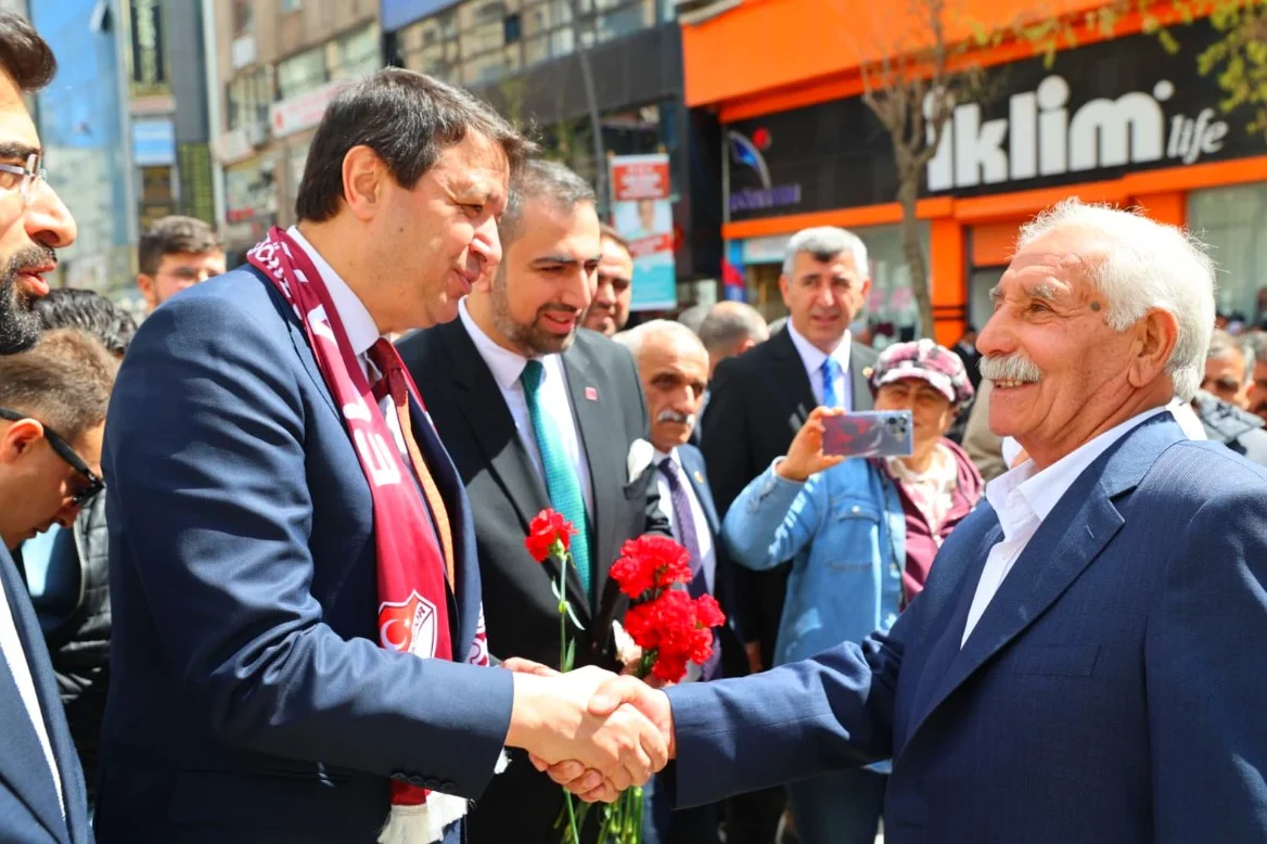 Mahmut Arıkan’ın Elazığ Temasları Gündemdeki Yerini Koruyor: Yeni Detaylar Paylaşılmaya Devam Ediliyor