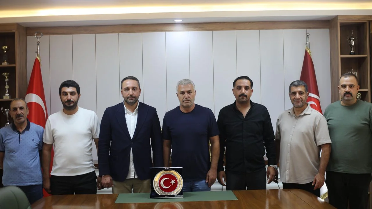 Hizmet-İş Sendikası’ndan Elazığspor’a Moral Ziyareti
