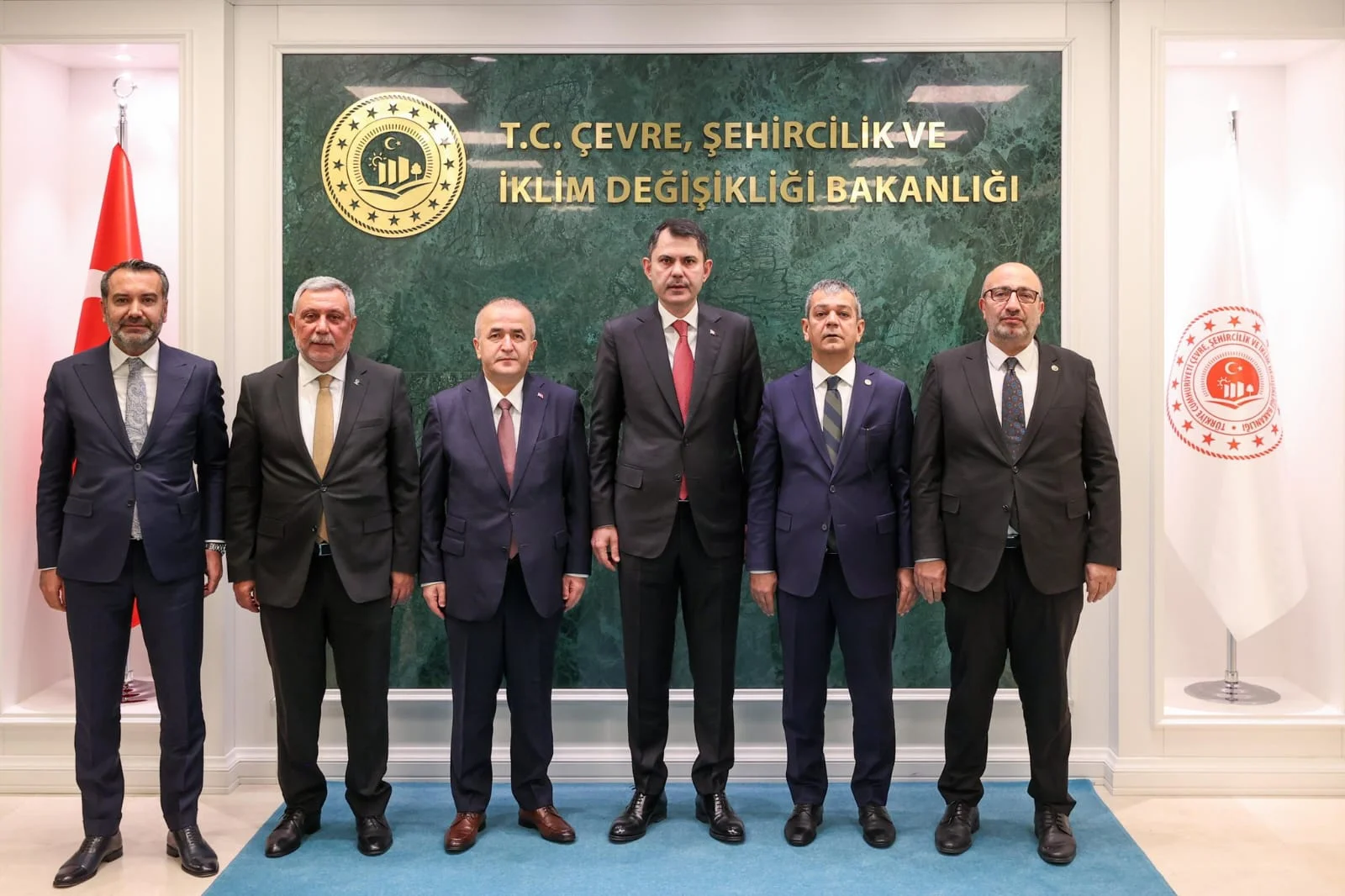 Elazığ Heyeti Bakan Kurum’u Ziyaret Etti