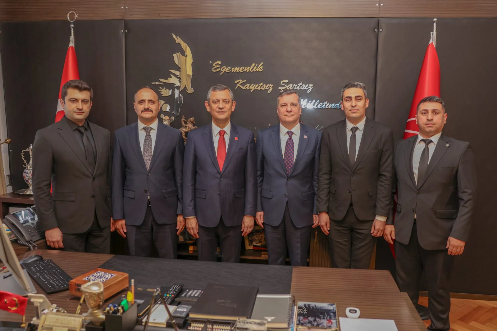 Atanamayan Uzmanlar Derneği Genel Başkanı Mustafa Gündeşli’den, CHP Genel Başkanı Özgür Özel’e Ziyaret