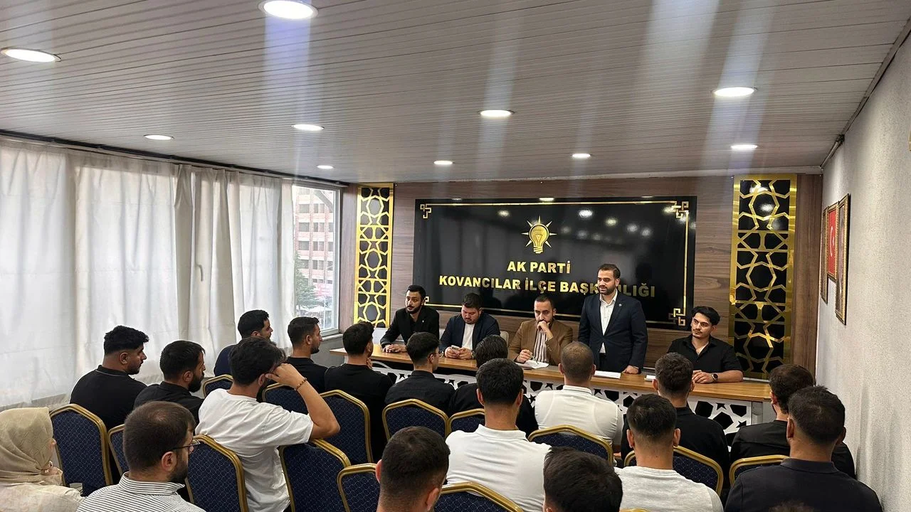 AK Parti Kovancılar Gençlik Kolları’ndan Yeni Dönem İçin Kritik İstişare