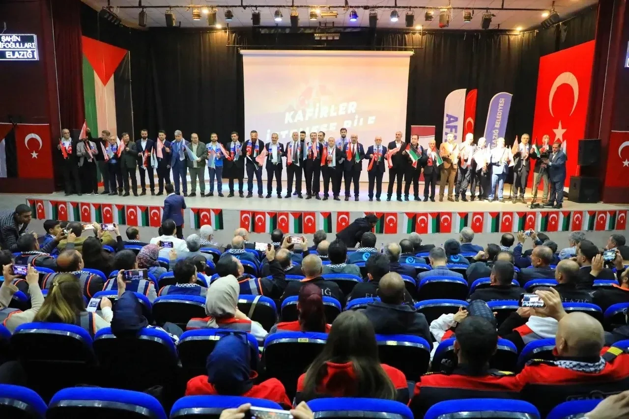 Elazığ’ın Kalbi Gazze İçin Attı