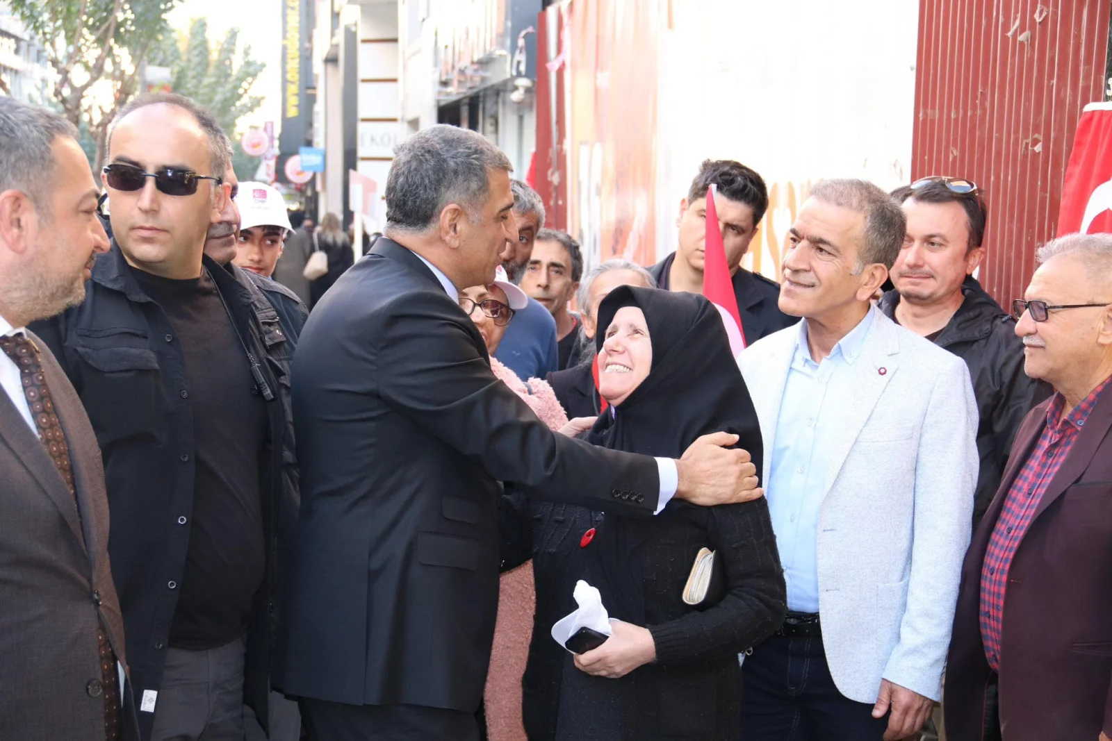 Milletvekili Erol 29 Ekim’i Vatandaşlar İle Birlikte Kutladı