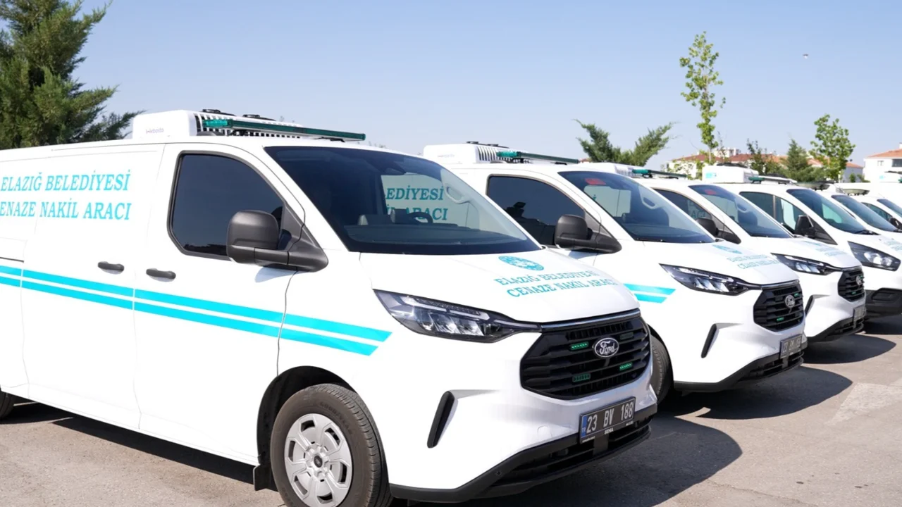 Elazığ Belediyesi Cenaze Hizmetlerinde Kapasitesini Artırdı: Filoya 3 Yeni Araç