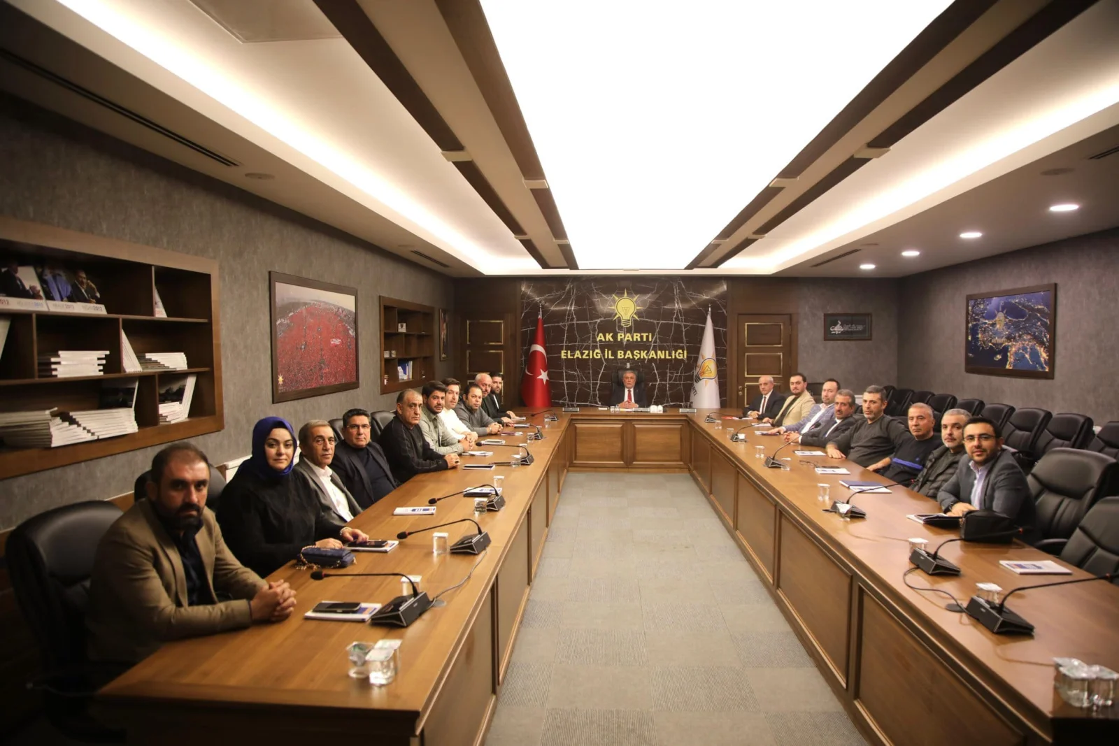AK Parti İl Başkanlığı Haftalık Toplantısını Gerçekleştirdi