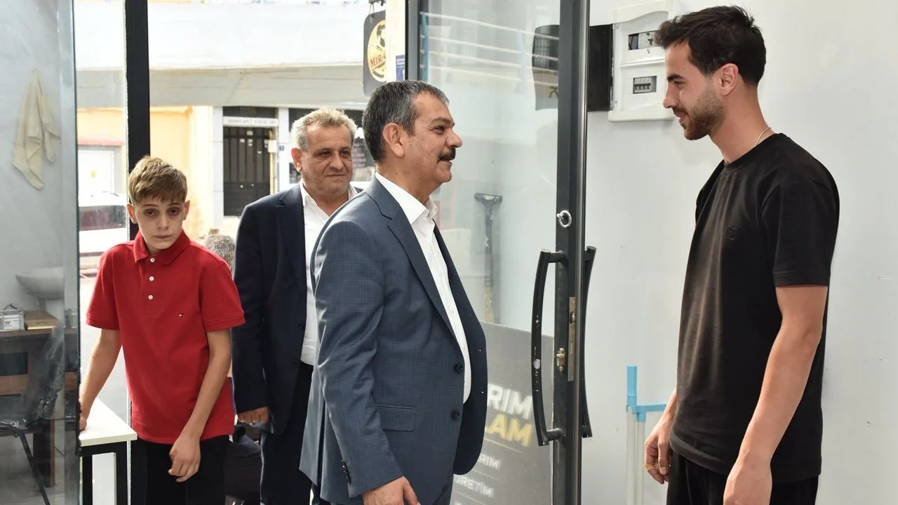 Erol Keleş’ten Sahada Temas: Rüstem Paşa Mahallesi’nde Esnafın Sorunlarını Dinledi