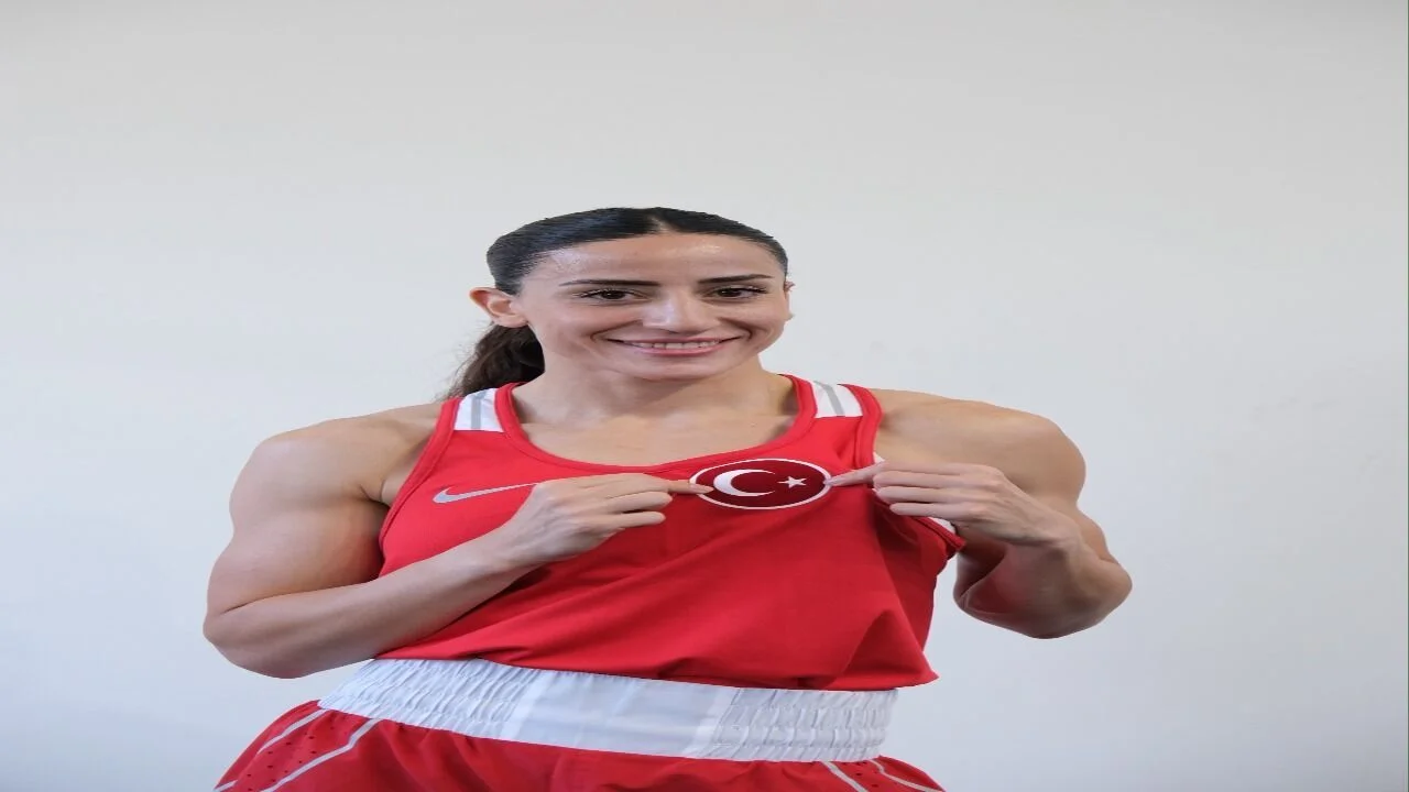 Milli Boksör Gizem Özer, Avrupa Şampiyonası İçin Sofya’ya Gitti