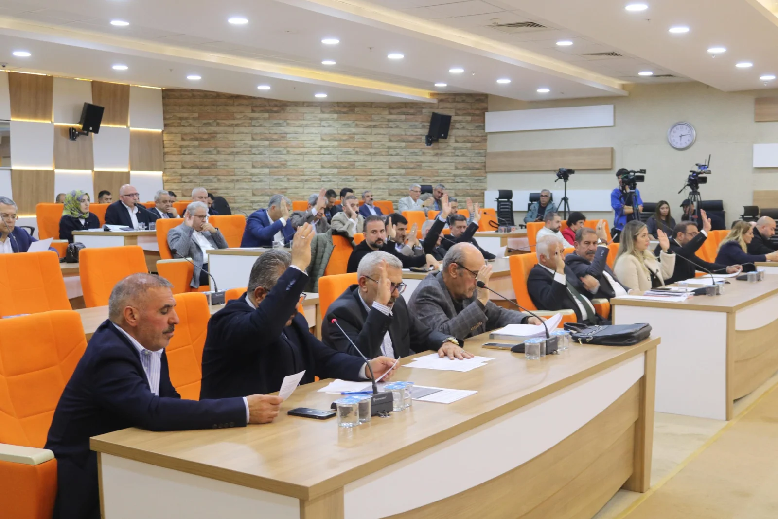 Meclis’te Öğrenciler Yine Önemsenmedi!