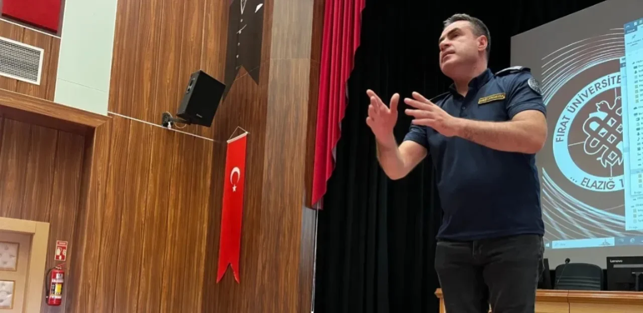 Üniversite Hastanesi Çalışanlarına Yangın Eğitimi Verildi