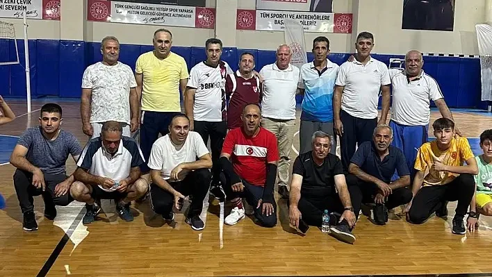 İçme Köyü’nde Düzenlenen Voleybol Turnuvası Beğeni Topluyor