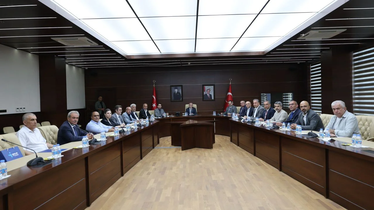 Elazığ’da İstihdam Seferberliği: Vali Hatipoğlu’ndan Kritik Mesajlar