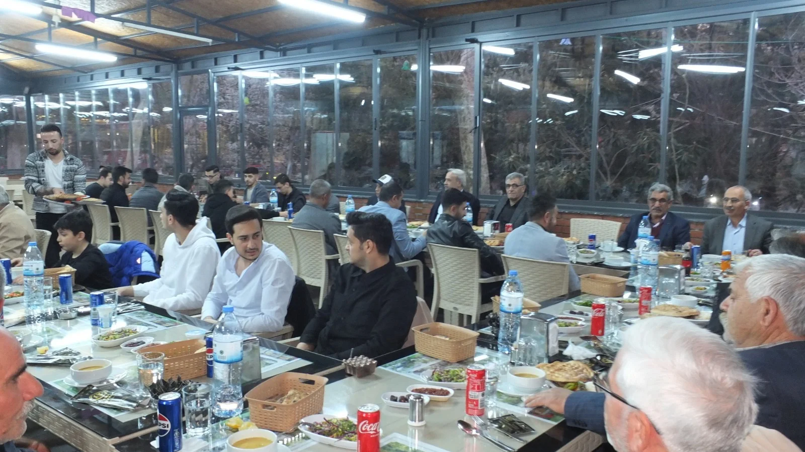 AK Parti Keban İlçe Başkanı Tunç, Parti Teşkilatına İftar Yemeği Verdi