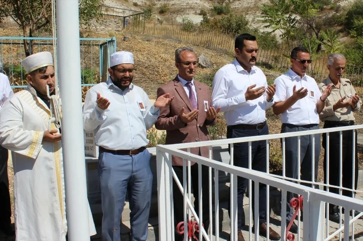 Şehit Öğretmen Rüstem Şen Ağın’da Anıldı