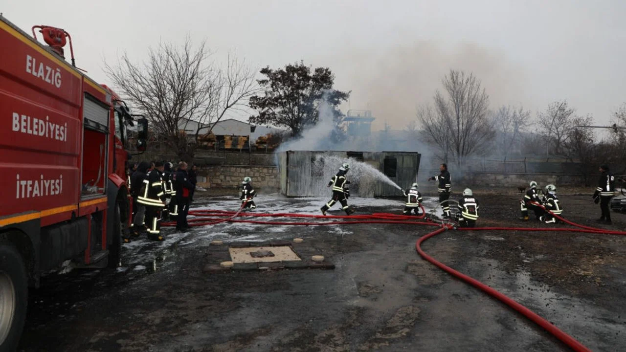 Elazığ İtfaiyesi’nden Yaz Yangınlarına Karşı 7/24 Alarm Durumu
