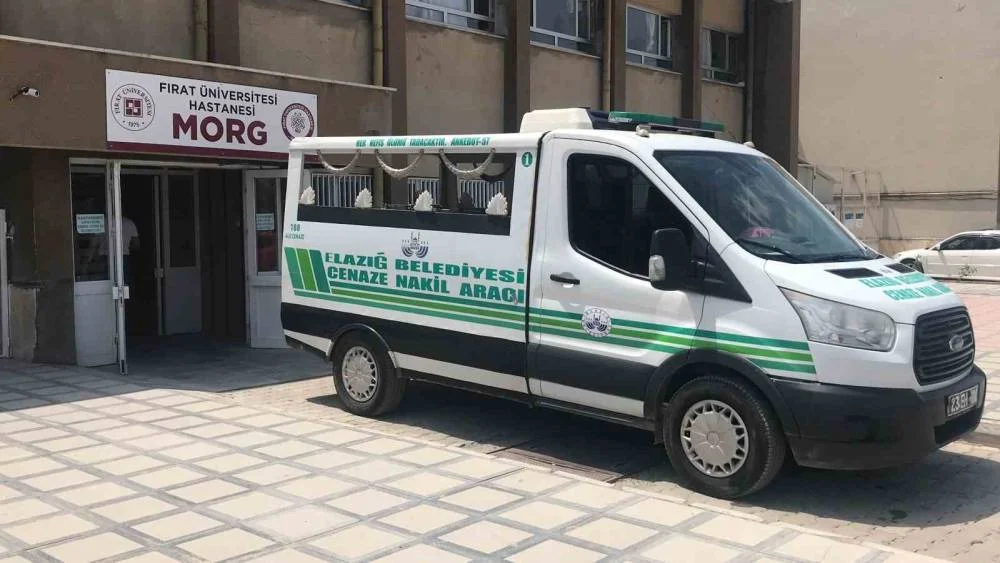 Yolun Karşısını Geçerken Aracın Altında Kalan Küçük Kız, 7 Aylık Yoğun Bakım Mücadelesini Kaybetti