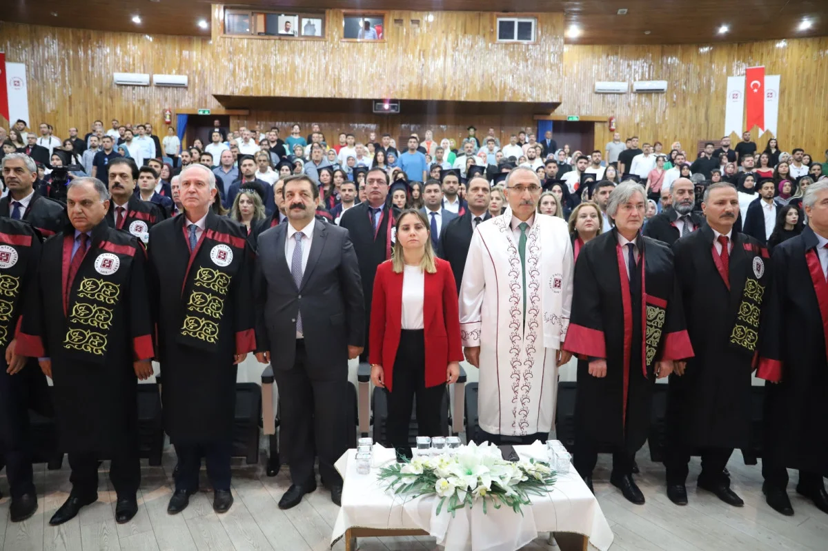 Fırat Üniversitesi’nde Akademik Başarılar Ödüllendirildi: Tez ve Derece Ödülleri Sahiplerini Buldu