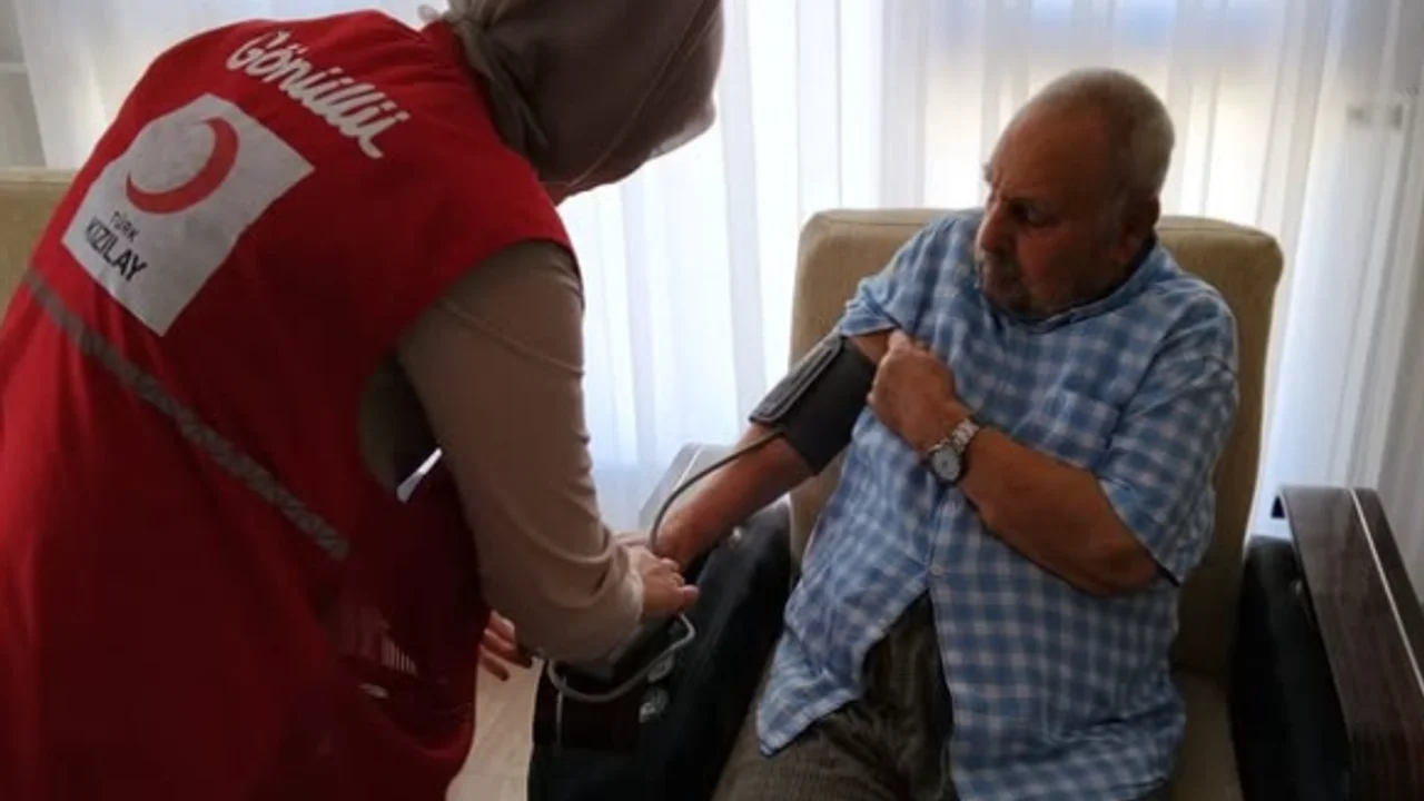 Kızılay Elazığ’da İyilik Köprüsü Kuruyor: İhtiyaç Sahiplerine Yerinde Destek